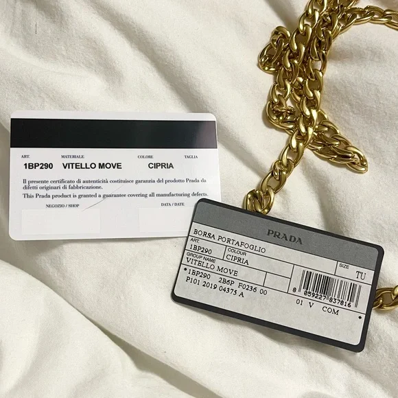 Authentic Prada Wallet on Chain - Picture 7 of 10